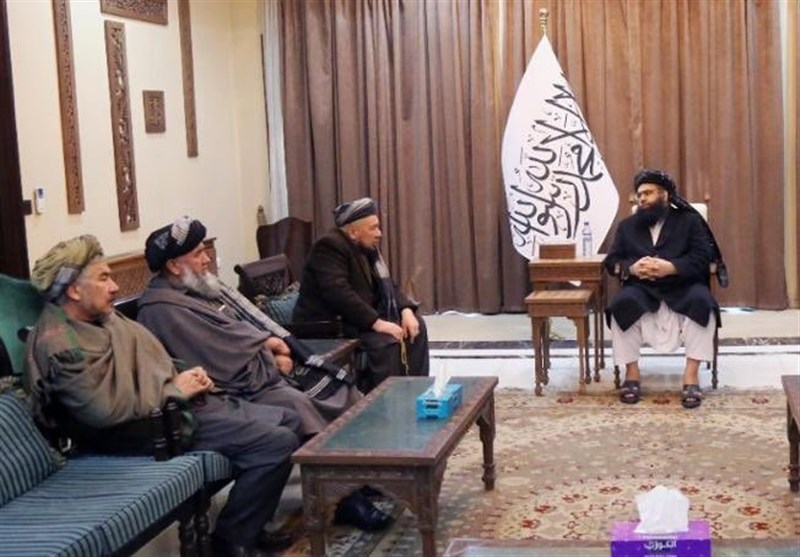 دیدار شماری از علما و متنفذین شیعه با معاون سیاسی نخست وزیر طالبان