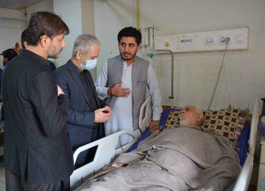 مدیر خانه فرهنگ ایران از مجروحان دیدار کرد و به خانواده شهدا تسلیت گفت