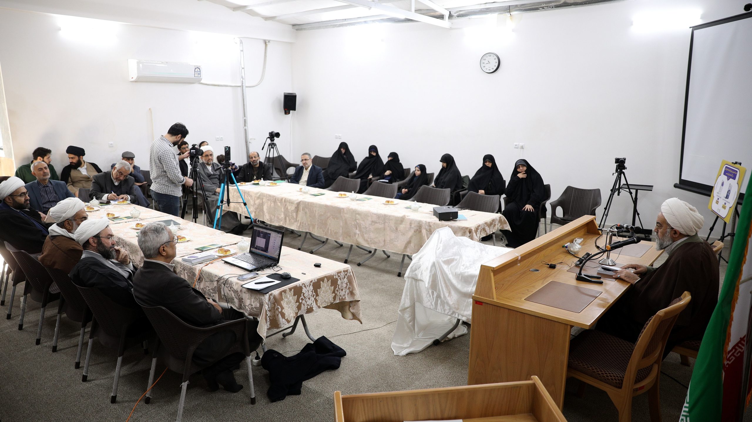 نشست تخصصی « جریان‌های شیعه‌پژوهی در آکادمیای غربی؛ ضرورت بازشناسی و چگونگی تعامل » برگزار شد